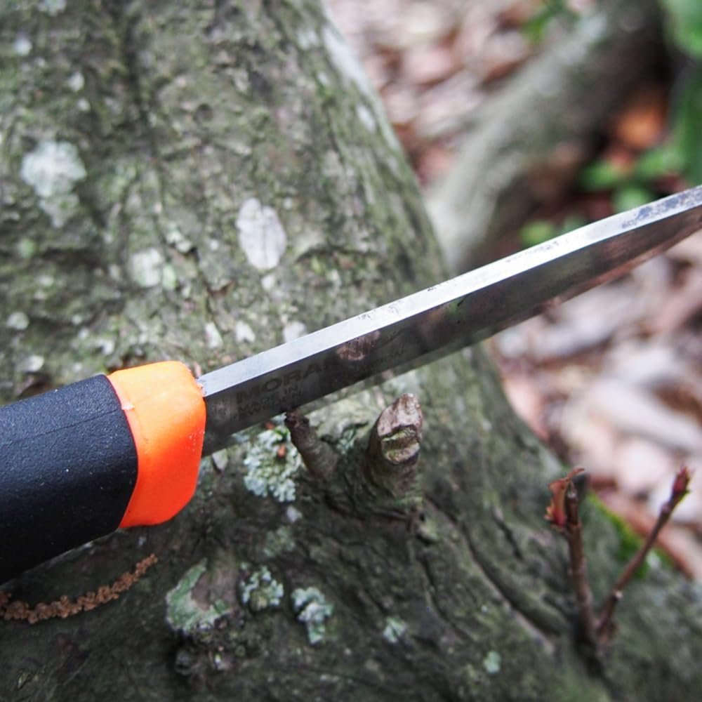 Morakniv Cuchillo Companion Heavy Duty con hoja de acero al - Imagen 2