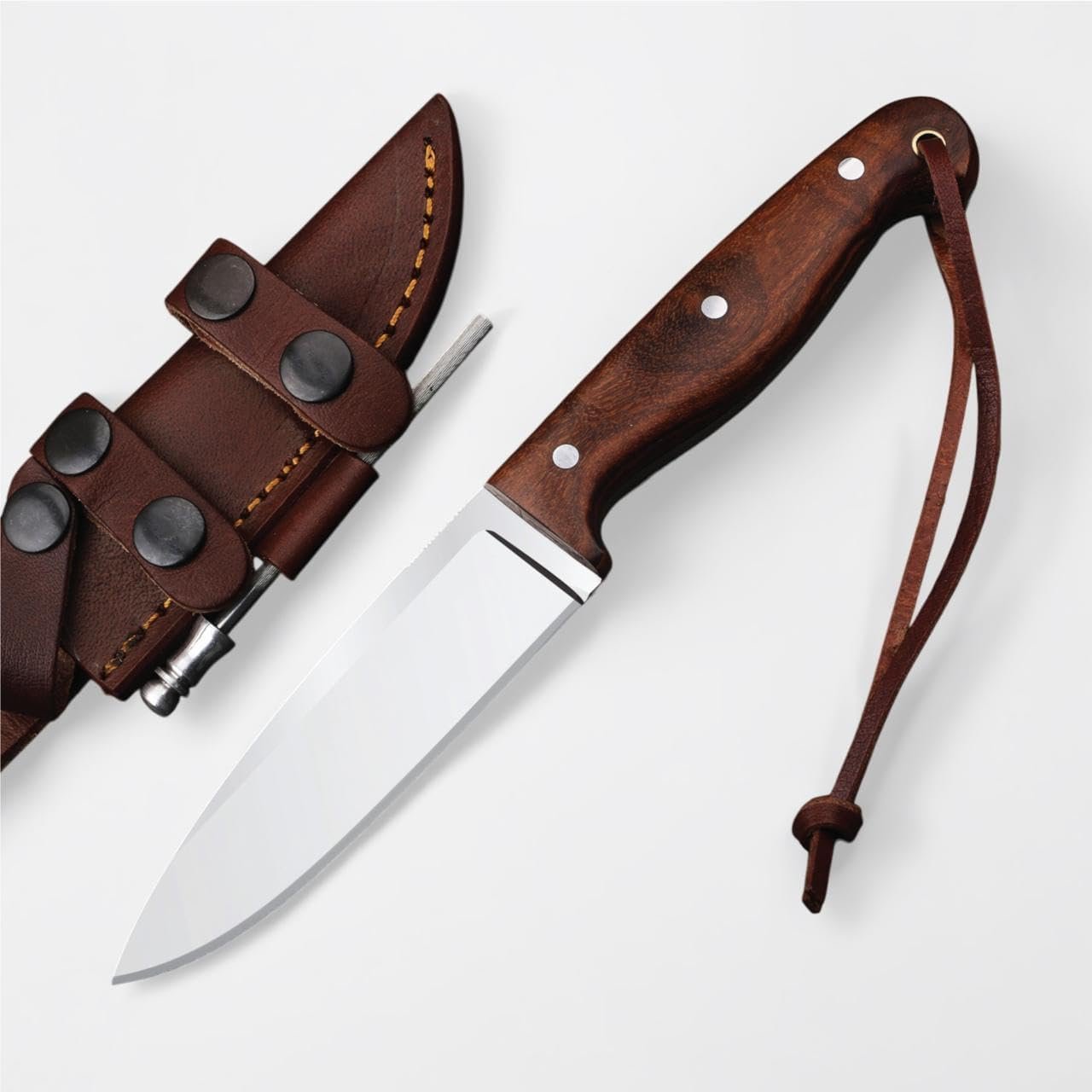 Cuchillo de desollar de acero D2 hecho a mano con funda de c